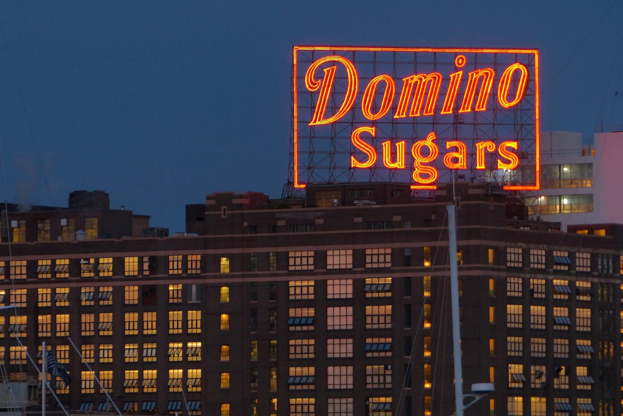 domino sugar sign